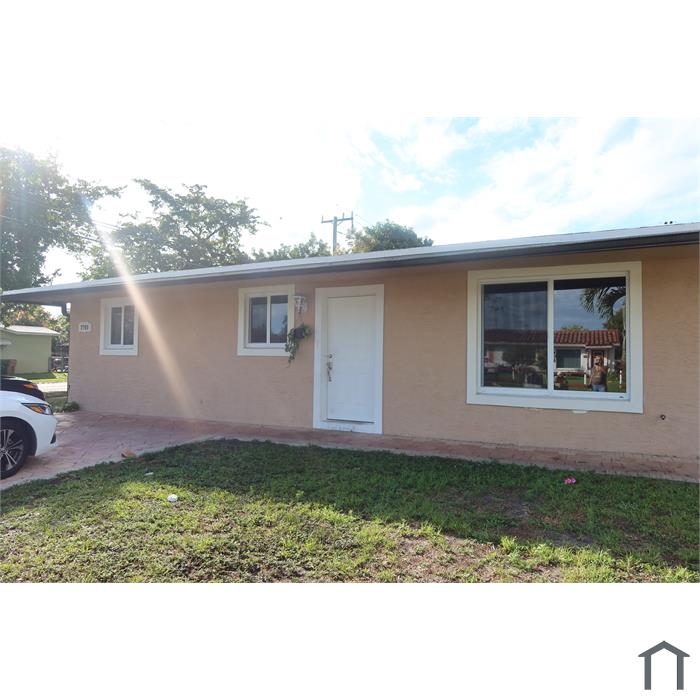 7700 NW 33rd St